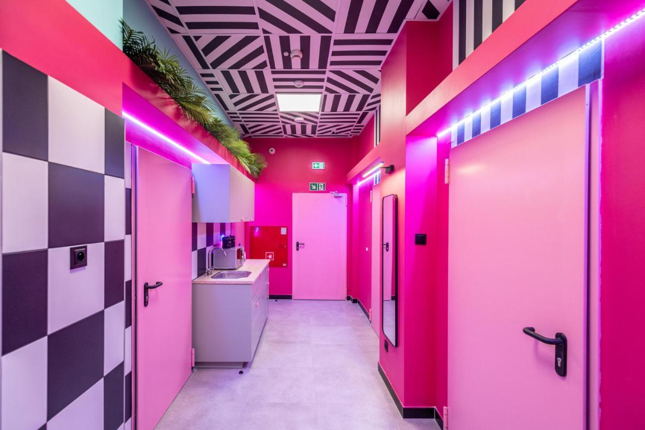 Vice City Hostel ヴロツワフ エクステリア 写真