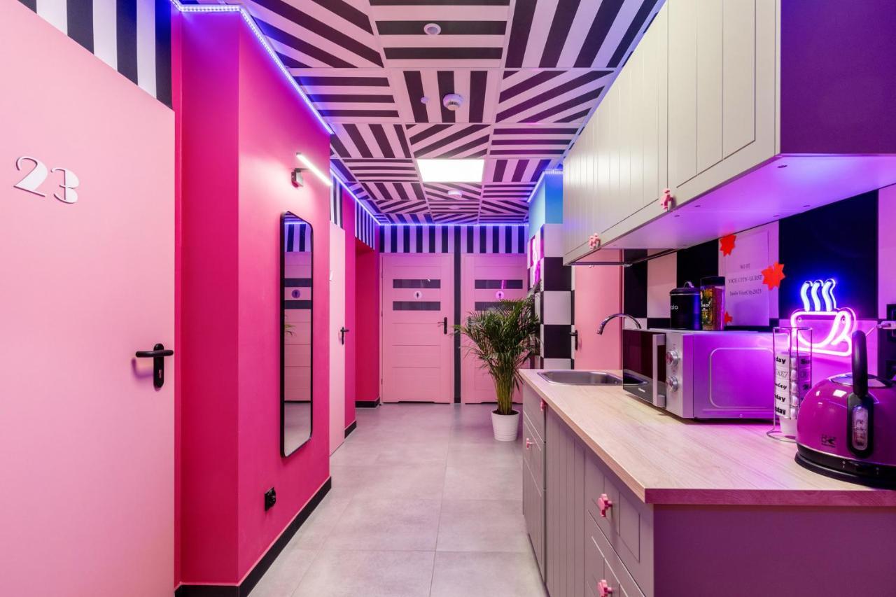 Vice City Hostel ヴロツワフ エクステリア 写真